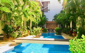 Aqua Terra - Quiet Condo For 4